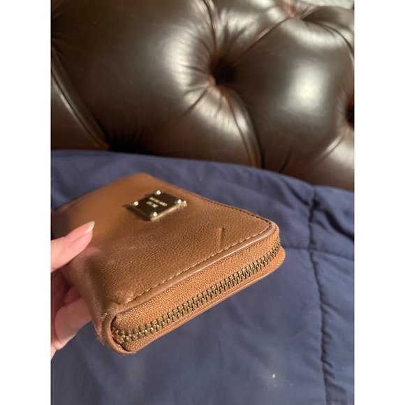 Michael Kors Pebbled Leather Zippered Wallet Camel Used - Picture 10 of 14